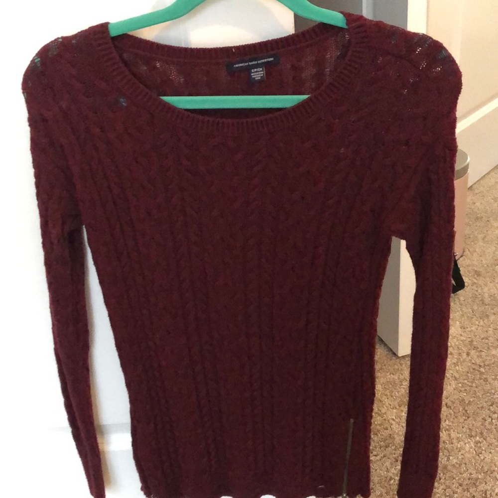 american eagle maroon sweater
